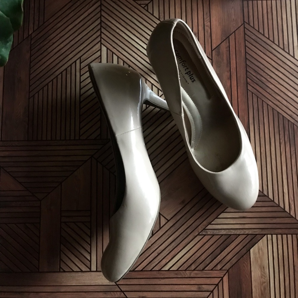 Size 8 Nude 2in heel